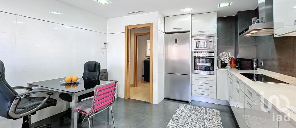 Pis 4 habitacions de 116 m² a Badalona (08913)