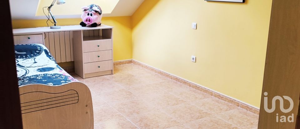Appartement 2 chambres de 84 m² à Saldaña (34100)
