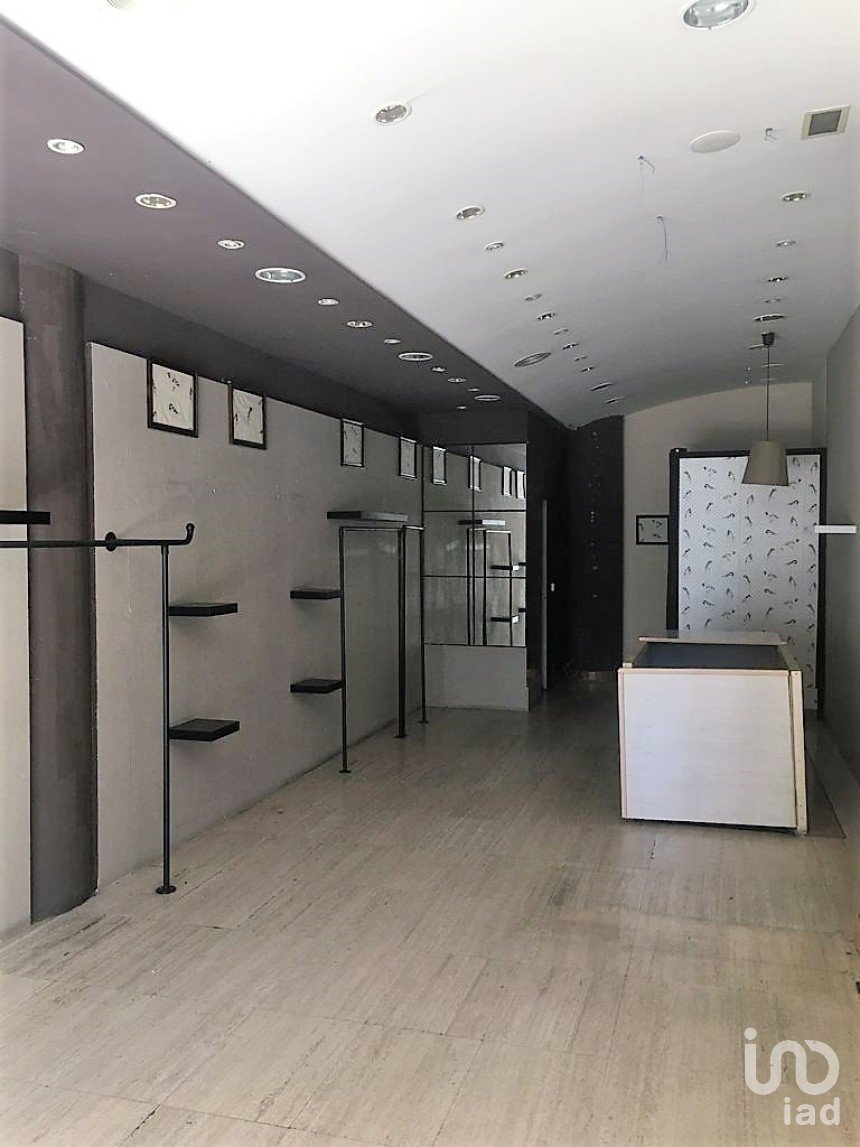 Shop / premises commercial of 100 m² in León (24001)