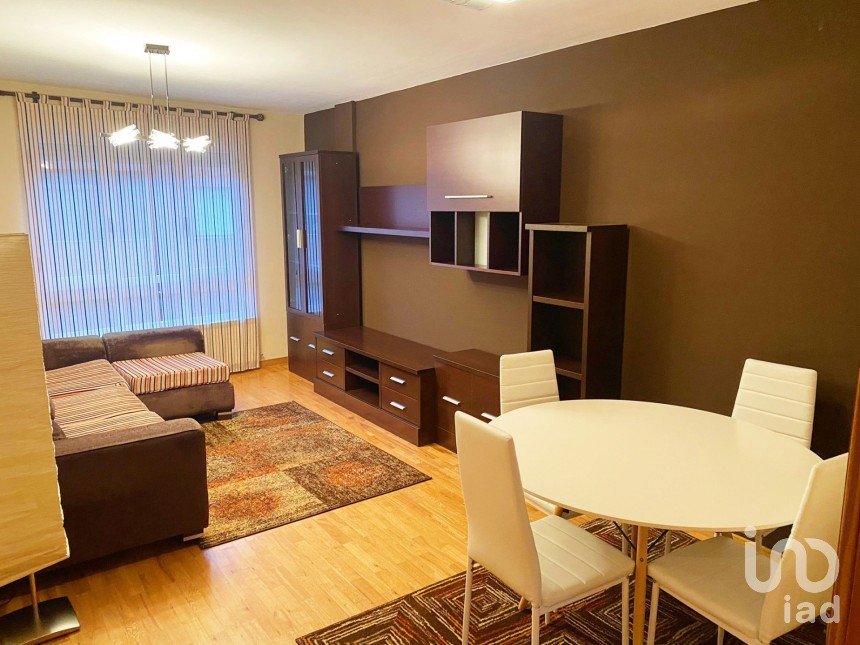Pis 2 habitacions de 68 m² a Villaobispo de Las Regueras (24195)
