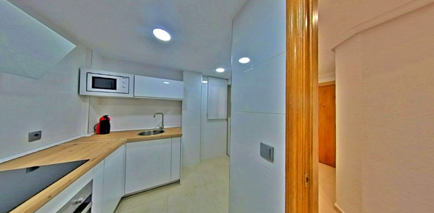 Pis 3 habitacions de 110 m² a Alicante/Alacant (03003)