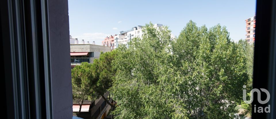 Pis 4 habitacions de 176 m² a Madrid (28035)