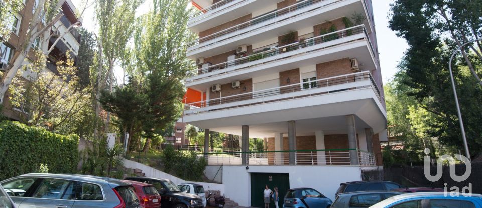 Piso 4 habitaciones de 176 m² en Madrid (28035)