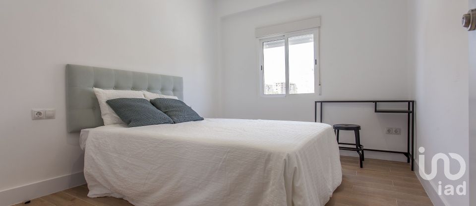 Pis 5 habitacions de 91 m² a Valencia (46011)