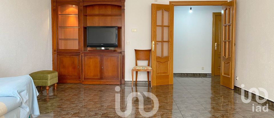 Pis 3 habitacions de 135 m² a El Campello (03560)