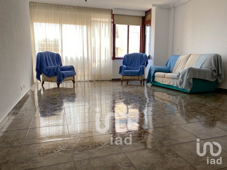 Apartment 3 bedrooms of 135 m² in El Campello (03560)