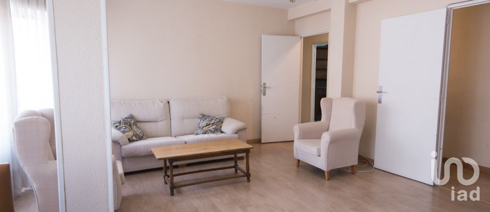 Piso 3 habitaciones de 105 m² en León (24004)
