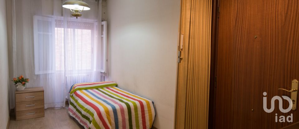 Pis 3 habitacions de 105 m² a León (24004)