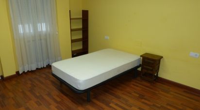 Apartment 3 bedrooms of 137 sq m in León (24001)