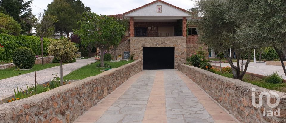 Casa 4 habitaciones de 307 m² en Urbanización Cerro Alarcon I (28210)