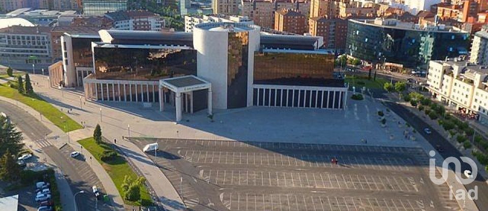 Edifici de 390 m² a León (24009)