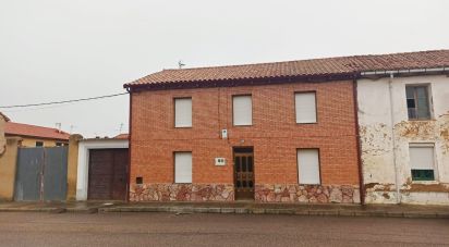 Casa 6 habitacions de 182 m² a Cembranos (24231)
