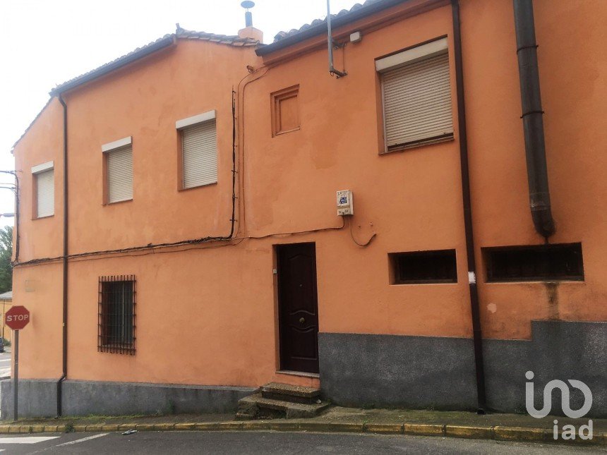 Casa 0 habitacions de 344 m² a Navatejera (24193)