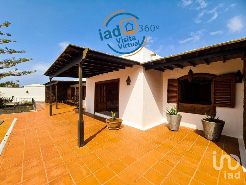 House 5 bedrooms of 350 m² in Playa Blanca (35580)