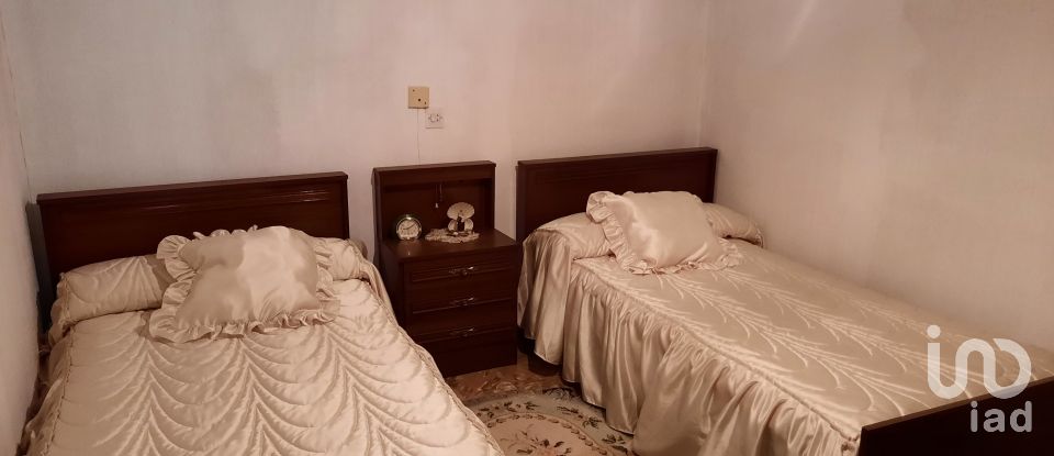 House 6 bedrooms of 200 m² in Villalobar (24233)