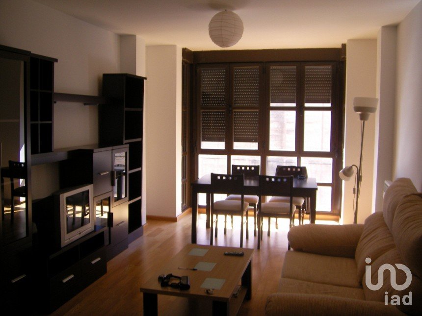 Pis 2 habitacions de 75 m² a Valencia de Don Juan (24200)