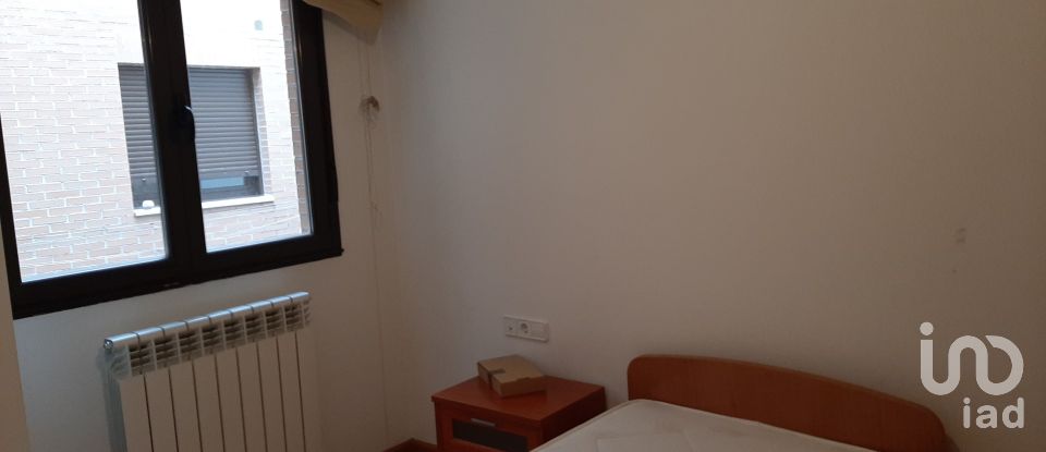 Apartment 2 bedrooms of 75 m² in Valencia de Don Juan (24200)
