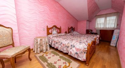 Maison 5 chambres de 257 m² à Trobajo del Camino (24010)