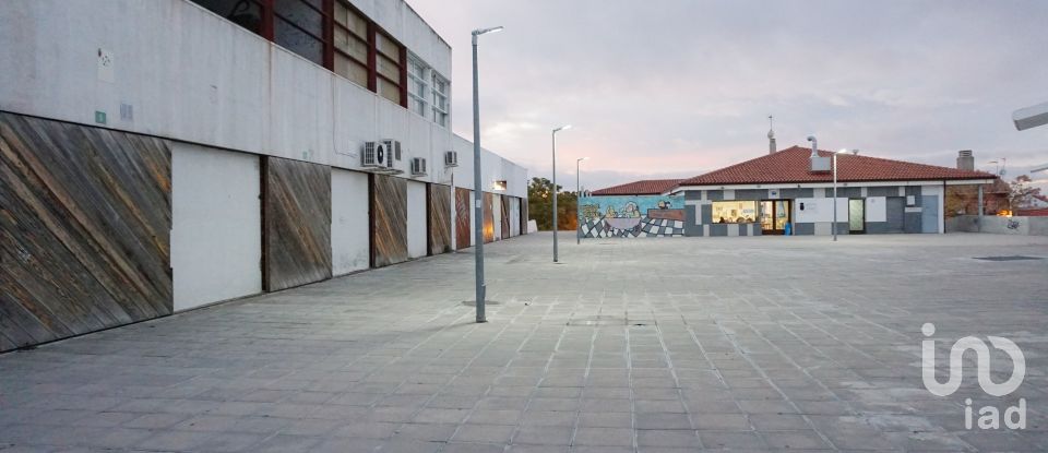 Shop / premises commercial of 61 m² in Torres de la Alameda (28813)