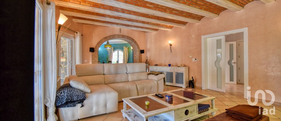 Cottage 6 bedrooms of 284 m² in Dénia (03700)