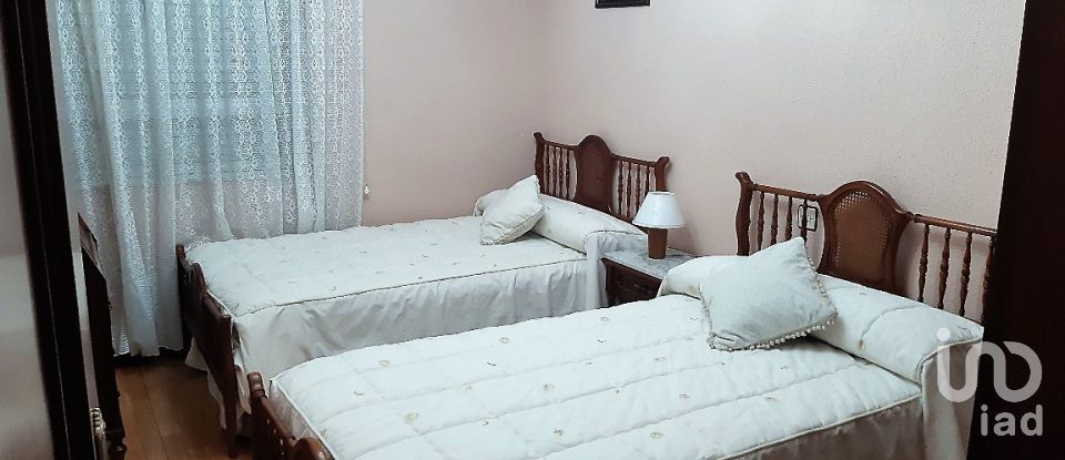 Piso 3 habitaciones de 140 m² en La Bañeza (24750)