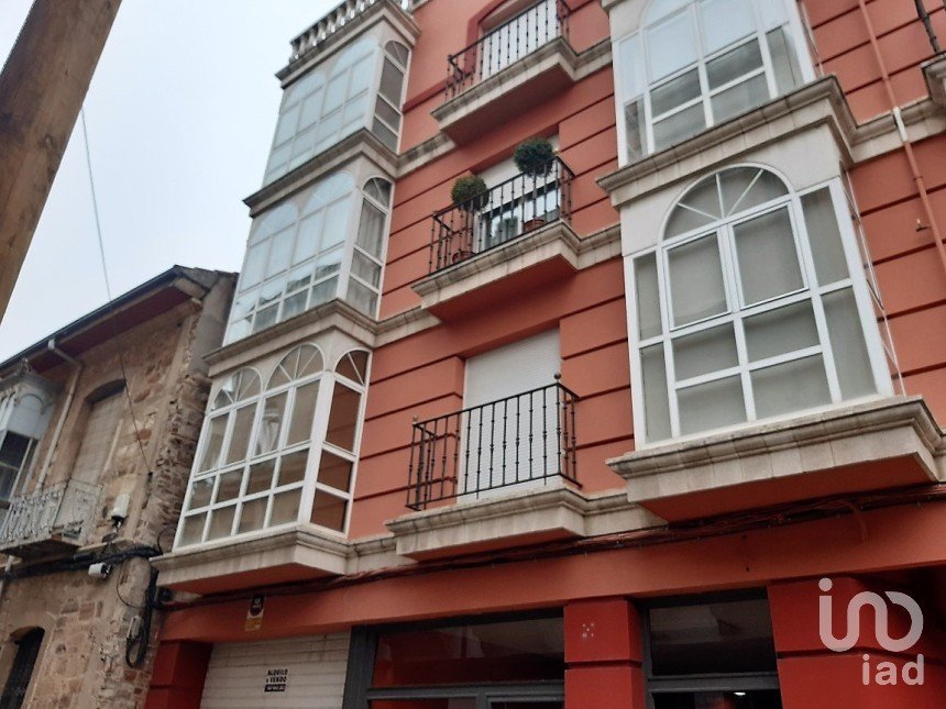 Appartement 3 chambres de 116 m² à La Bañeza (24750)