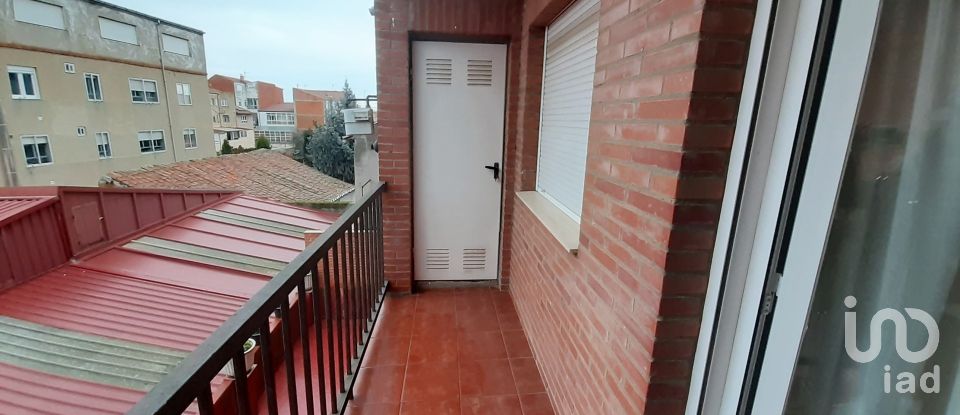 Pis 3 habitacions de 116 m² a La Bañeza (24750)