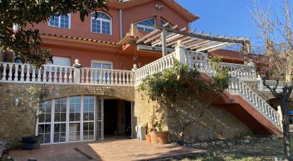House 5 bedrooms of 275 m² in Cruilles (17116)