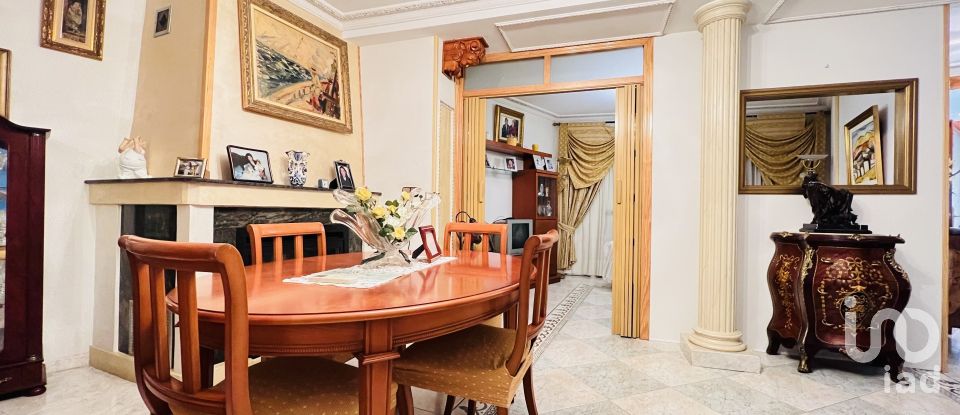 Casa 4 habitaciones de 220 m² en Abarán (30550)
