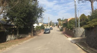 Land of 1,023 m² in Samalus (08445)