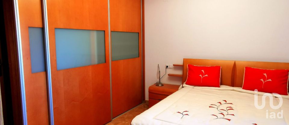 Pis 3 habitacions de 93 m² a La Marina del Pinet (03194)