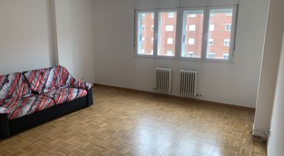 Apartment 3 bedrooms of 107 m² in León (24008)