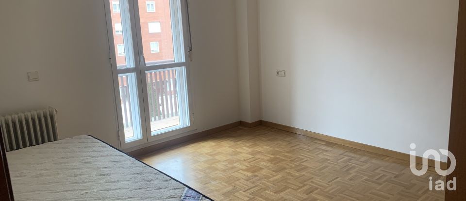 Appartement 3 chambres de 107 m² à León (24008)