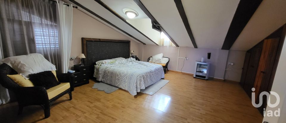 Casa 6 habitacions de 450 m² a Bétera (46117)