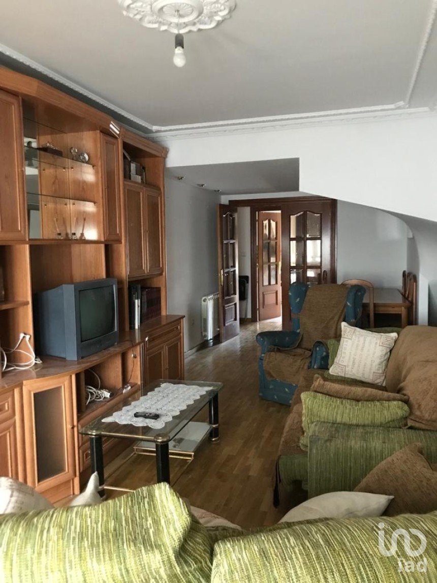 Piso 5 habitaciones de 149 m² en La Bañeza (24750)