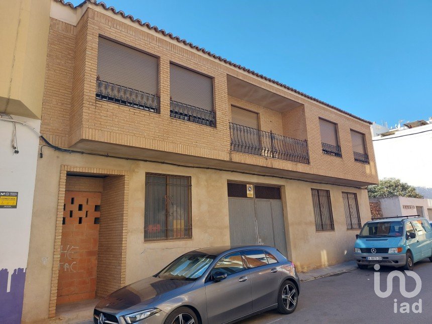 Casa 4 habitacions de 181 m² a La Vall d'Uixó (12600)