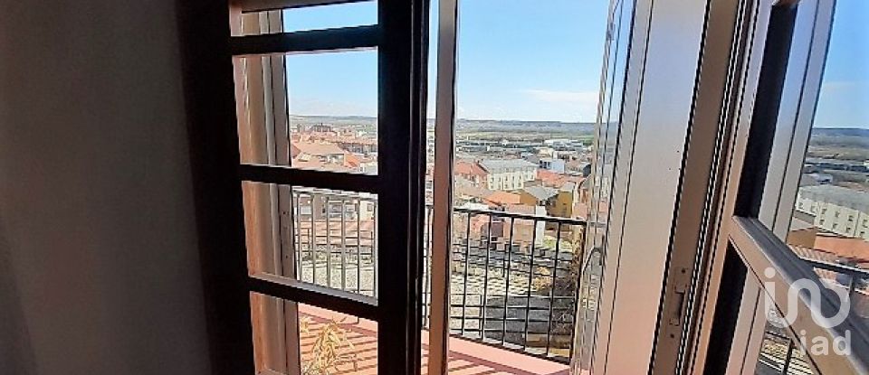 Appartement 3 chambres de 116 m² à Astorga (24700)