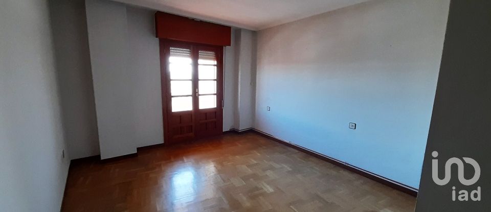 Apartment 3 bedrooms of 116 m² in Astorga (24700)