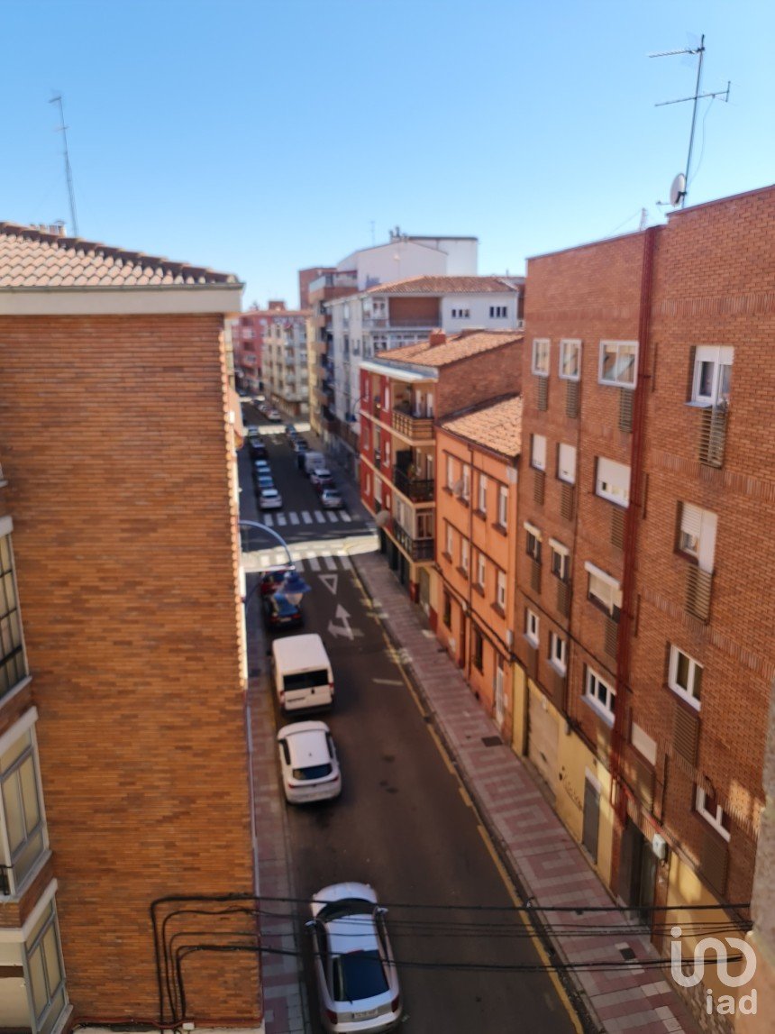 Appartement 3 chambres de 80 m² à León (24007)