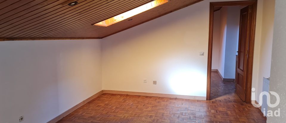 Piso 3 habitaciones de 80 m² en León (24007)