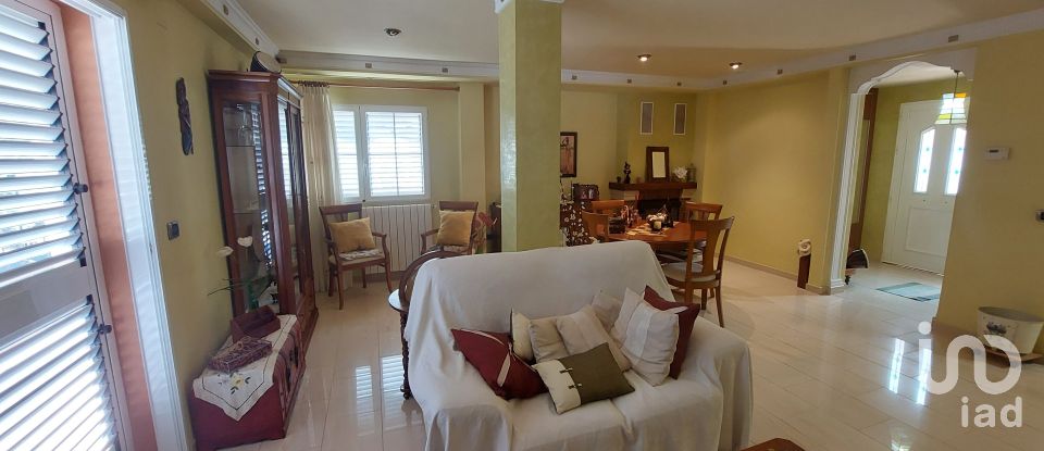 Casa 3 habitaciones de 190 m² en La Vall d'Uixó (12600)