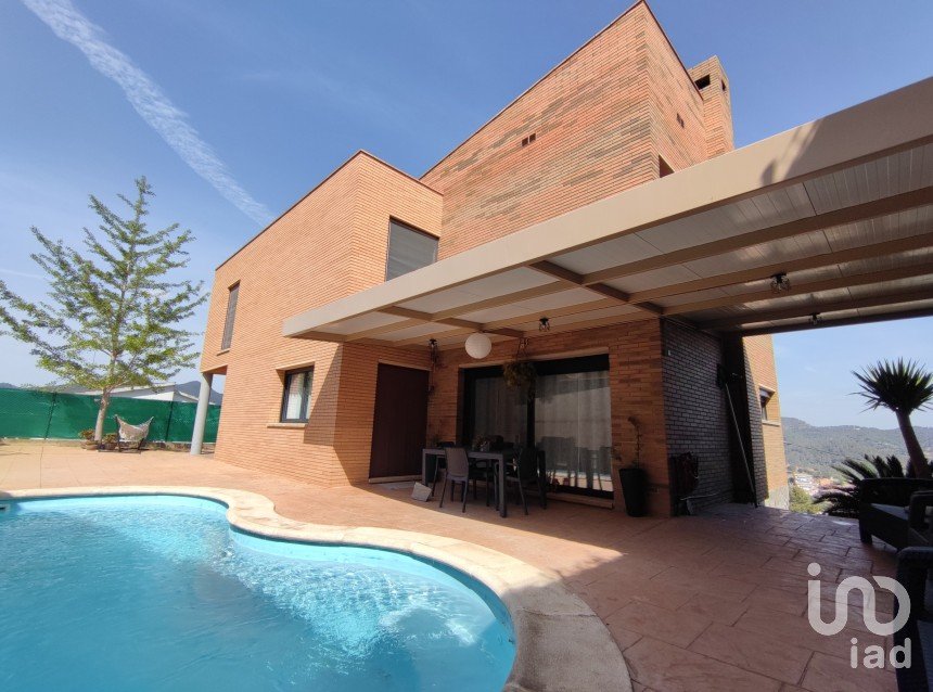 House 3 bedrooms of 306 m² in Cervelló (08758)