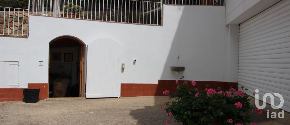 House 5 bedrooms of 345 m² in Sant Pol de Mar (08395)
