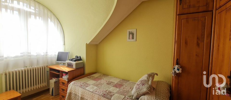 House 4 bedrooms of 300 m² in San Andrés del Rabanedo (24010)