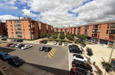 Superfície variada 3 habitacions de 72 m² a La Bañeza (24750)