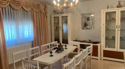 House 5 bedrooms of 363 m² in Almorox (45900)