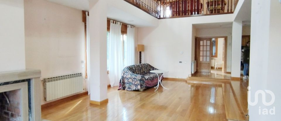 Cottage 4 bedrooms of 350 m² in Navatejera (24193)