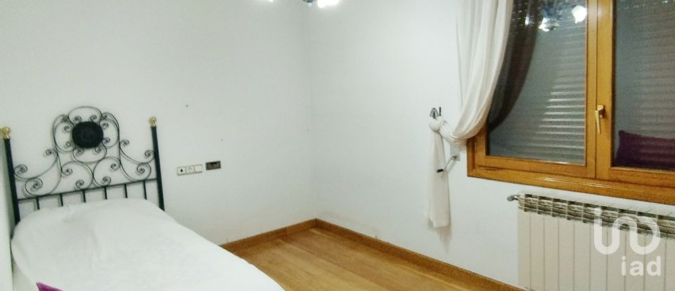 Châlet 4 chambres de 350 m² à Navatejera (24193)