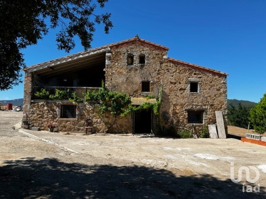 House 5 bedrooms of 275 m² in Bescanó (17162)