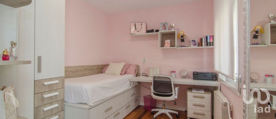 House 4 bedrooms of 323 m² in Mas d'en Serra (08812)